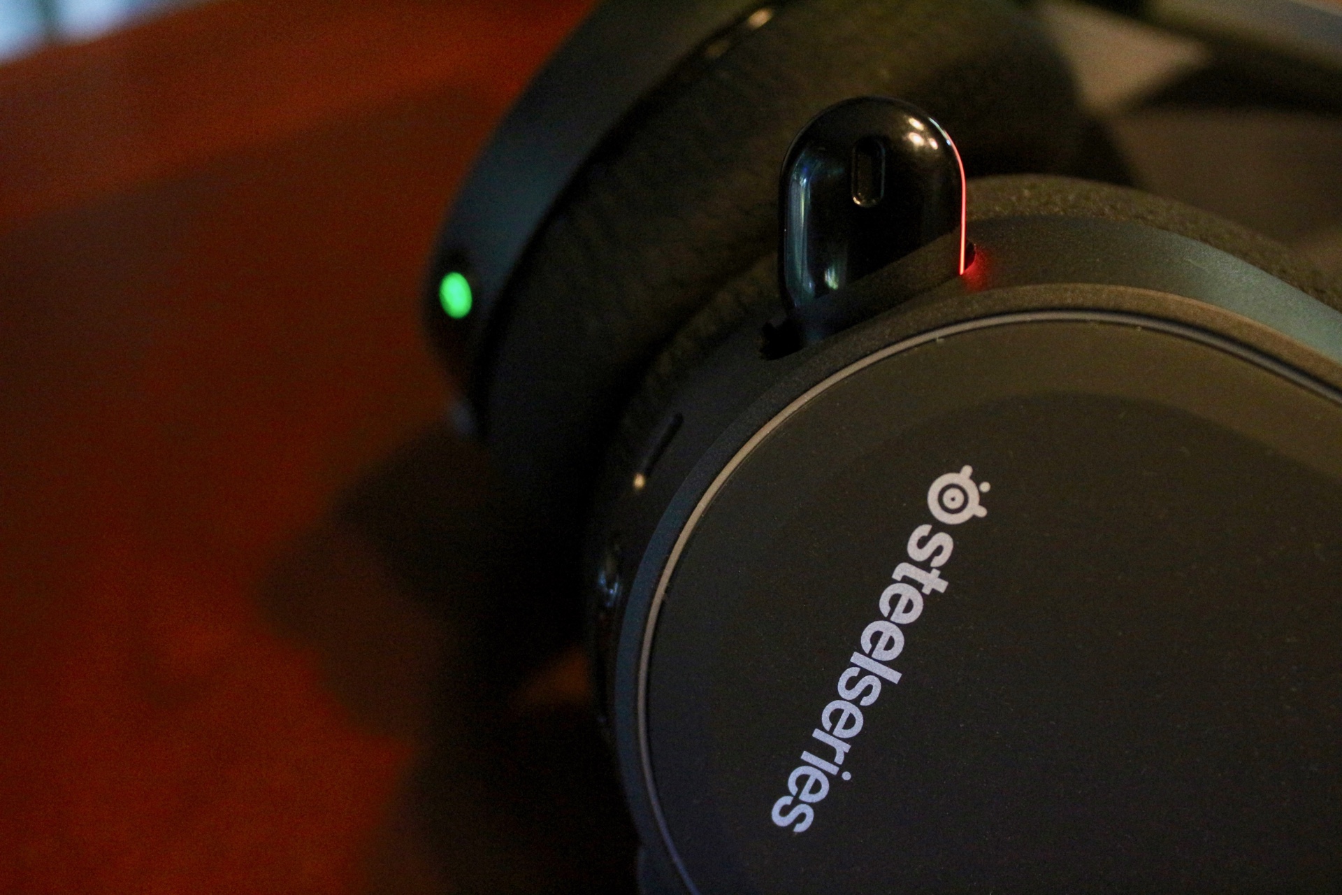 SteelSeries Arctis 7 Mic and Power Button Lighting